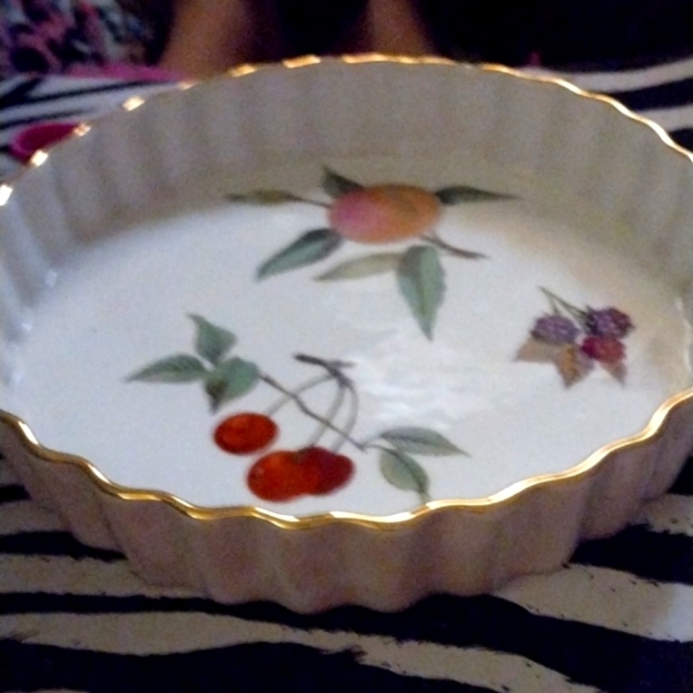 Royal Worcester ® Evesham Round Baker, Mint Condt., Vintage Made in England 1961